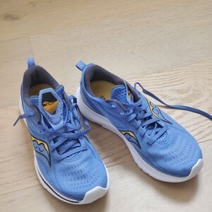 Saucony Women's size 6 Kinvara 13 Sneakers